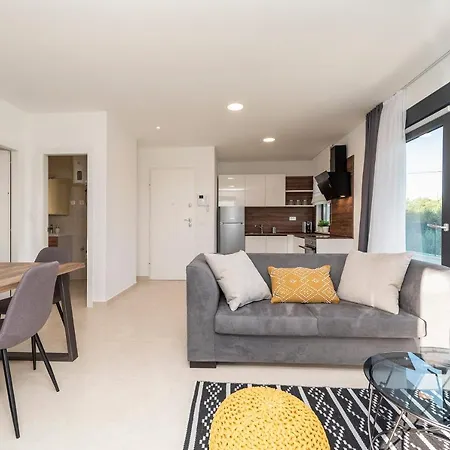 ゲストハウス Fresca 3*