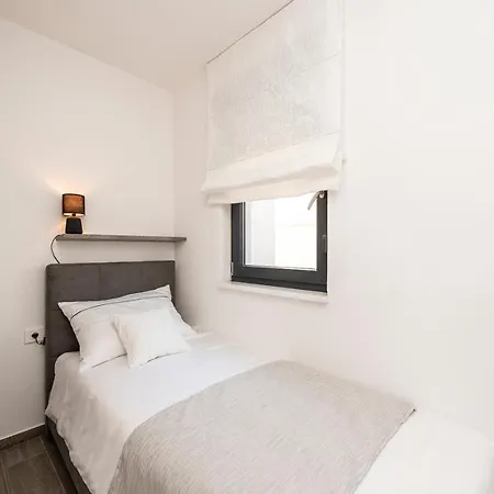 Fresca Guest house